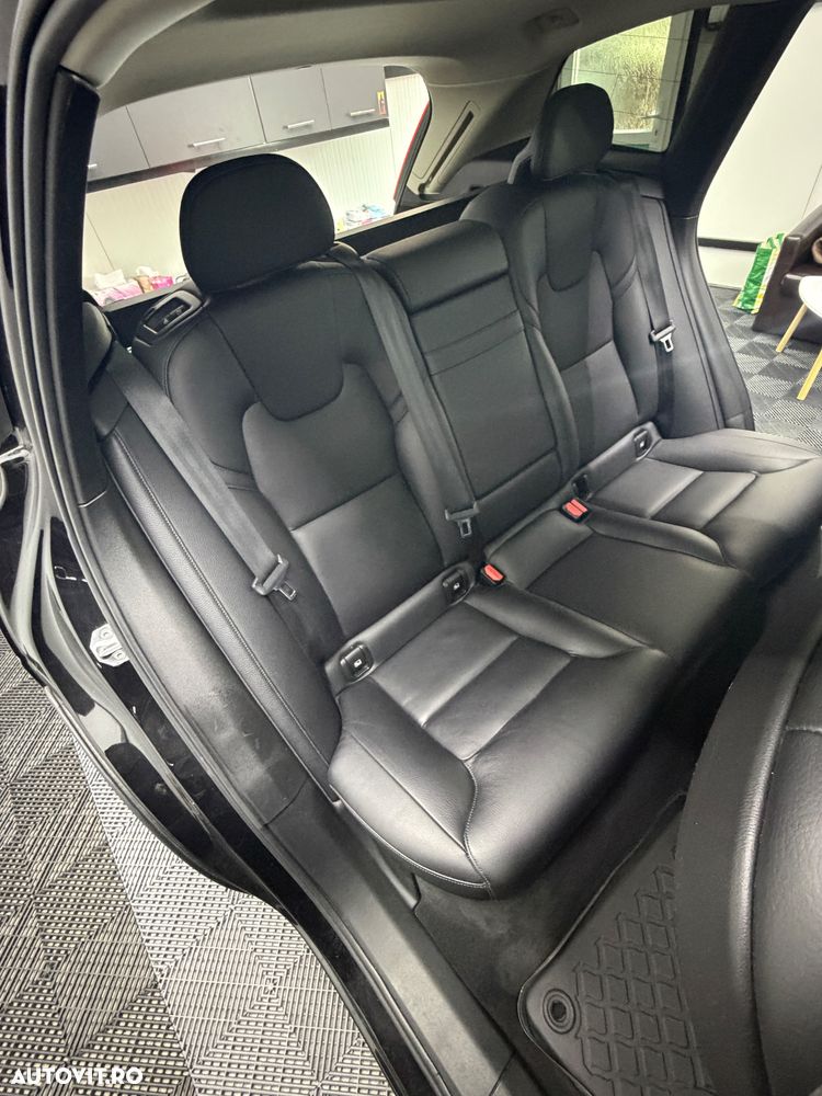 Volvo XC 60 D4 AWD Momentum - 14