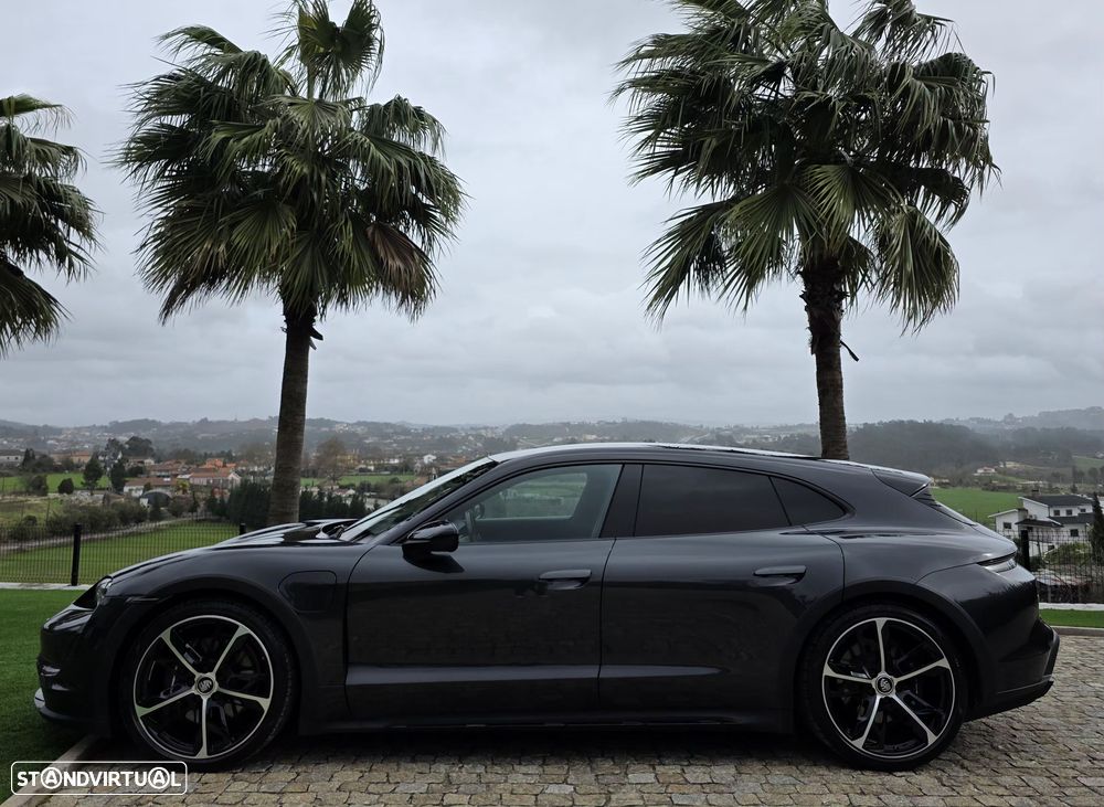 Porsche Taycan Cross Turismo 4 - 6