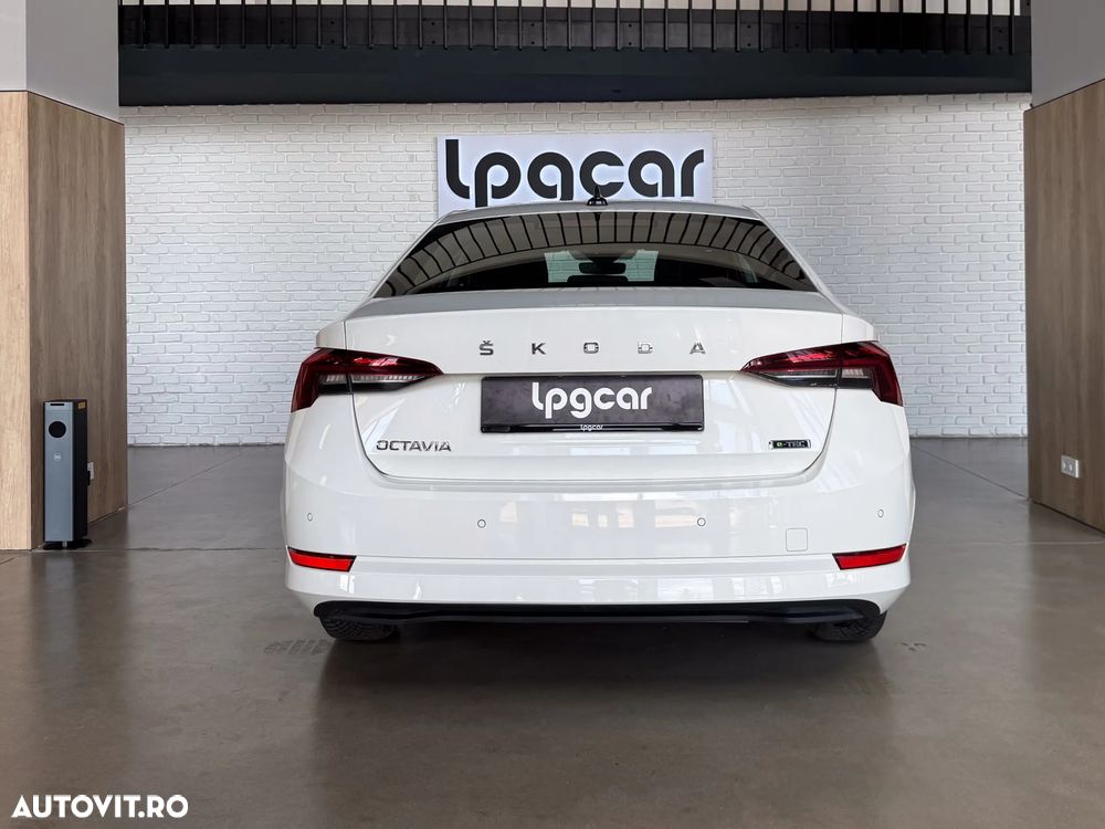 Skoda Octavia - 8