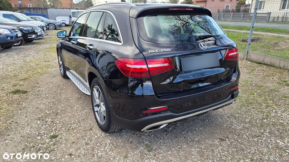 Mercedes-Benz GLC 250 4Matic 9G-TRONIC AMG Line - 6