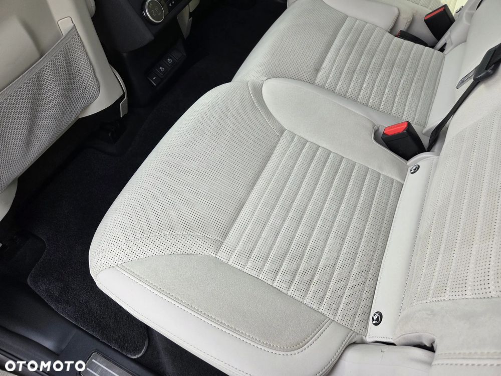 Land Rover Discovery 3.0 D250 mHEV SE - 32
