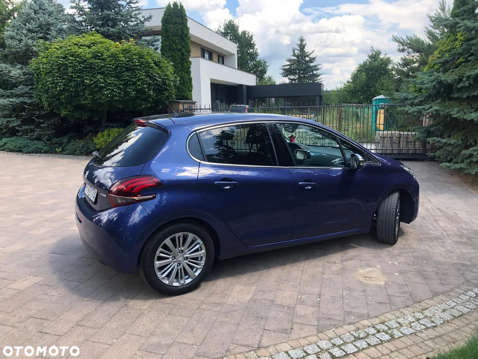 Peugeot 208 - 5
