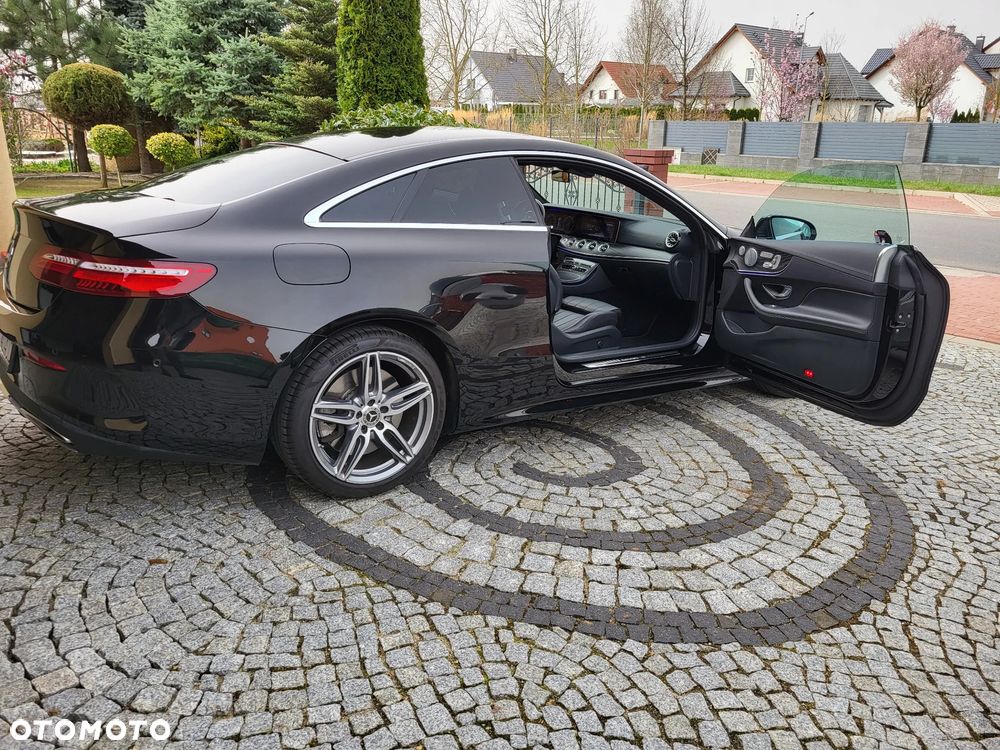 Mercedes-Benz Klasa E 400 Coupe 4-Matic 9G-TRONIC - 16