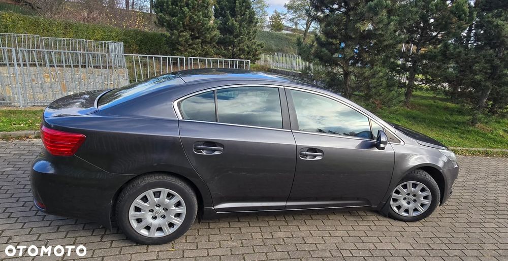 Toyota Avensis - 2