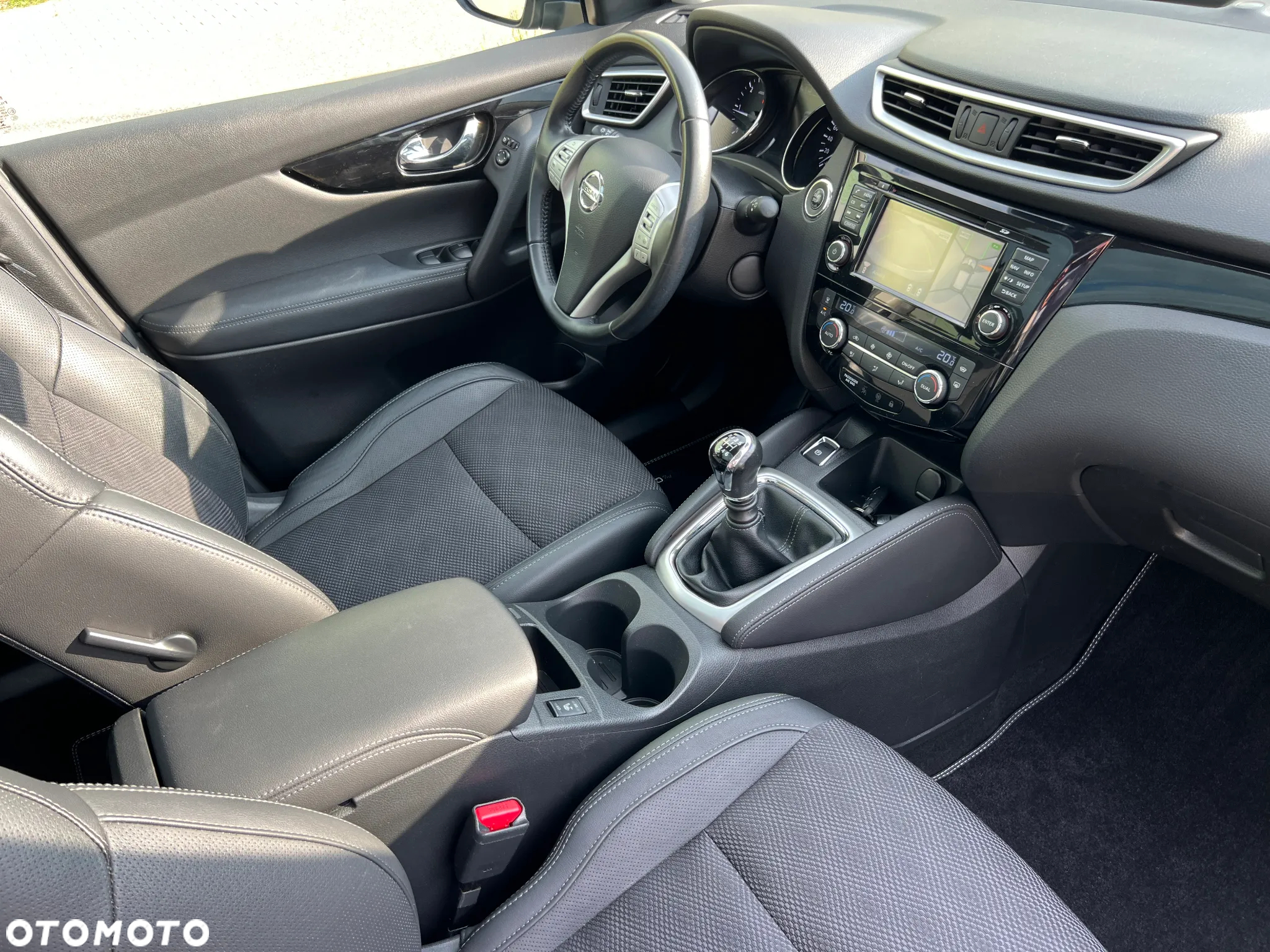 Nissan Qashqai 1.5 dCi Tekna - 24