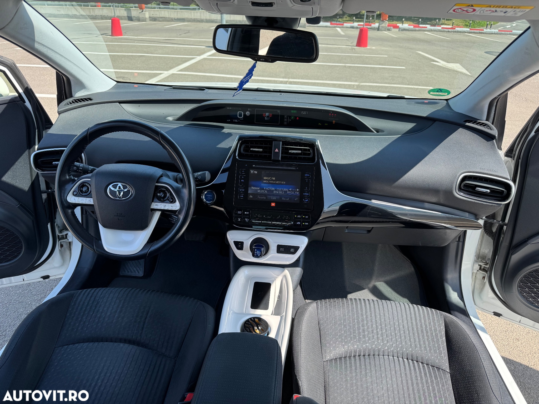 Toyota Prius (Hybrid) Executive - 7