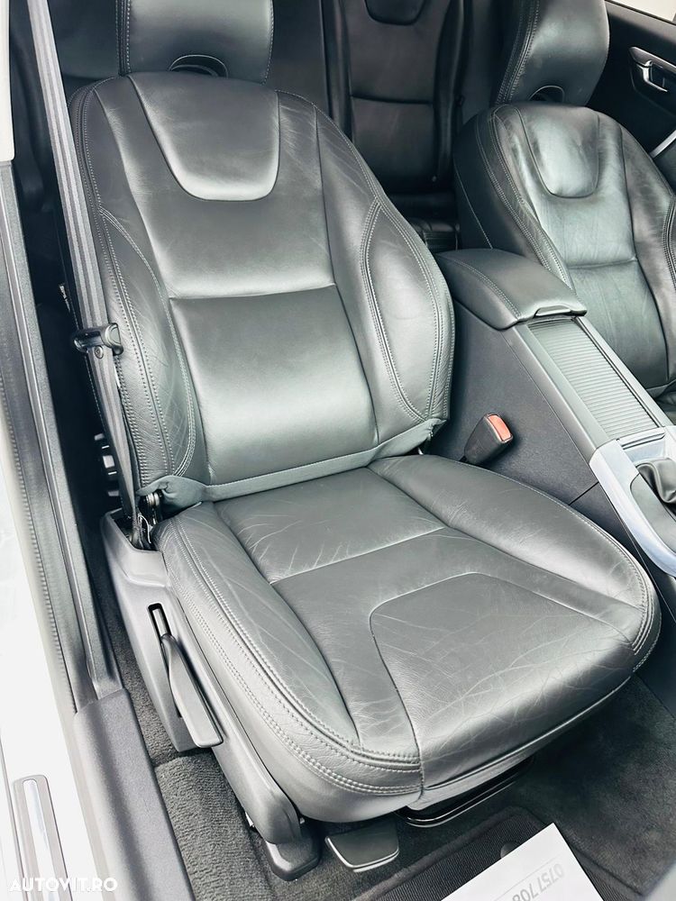 Volvo V60 D2 Momentum - 23