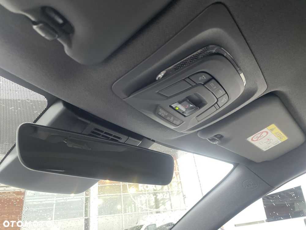 Toyota Corolla 2.0 Hybrid GR Sport Dynamic - 24