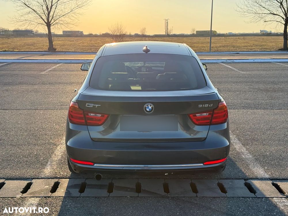 BMW Seria 3 318d Aut. Luxury Line - 9