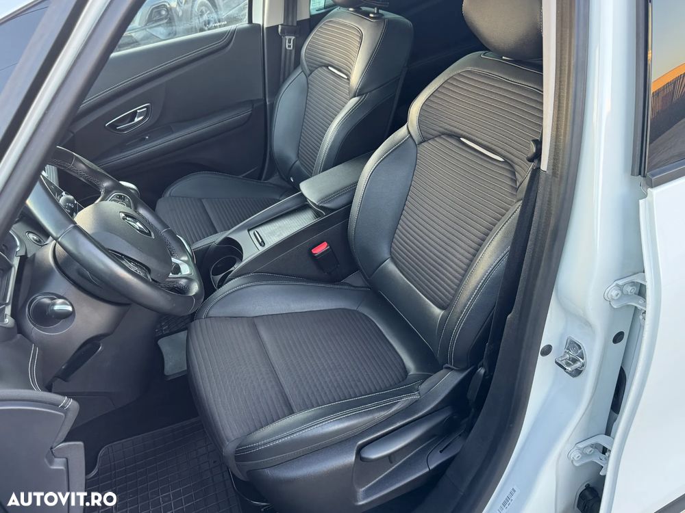 Renault Grand Scenic BLUE dCi 150 EDC BOSE EDITION - 11