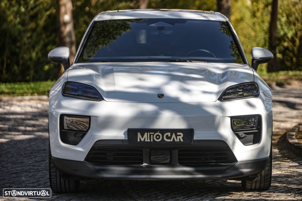 Porsche Macan Electric 4 - 2