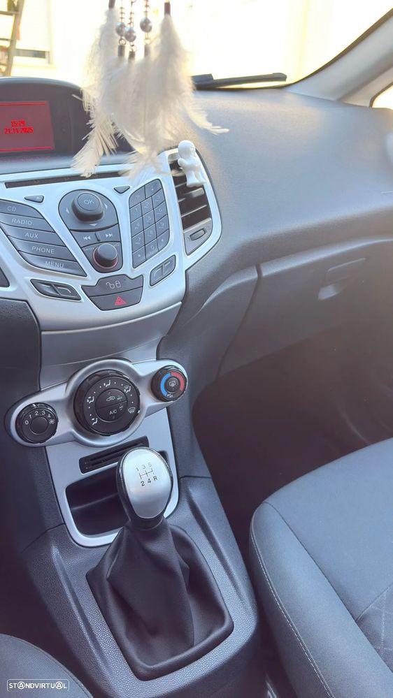 Ford Fiesta 1.4 TDCi Techno - 4