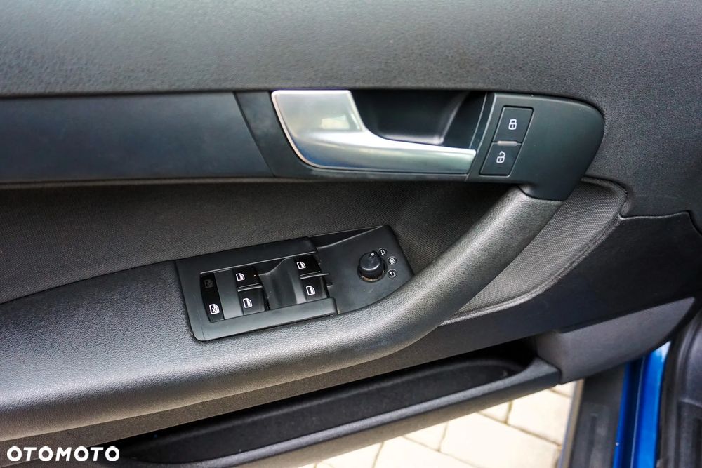 Audi A3 Sportback 1.6 S tronic Ambiente - 24