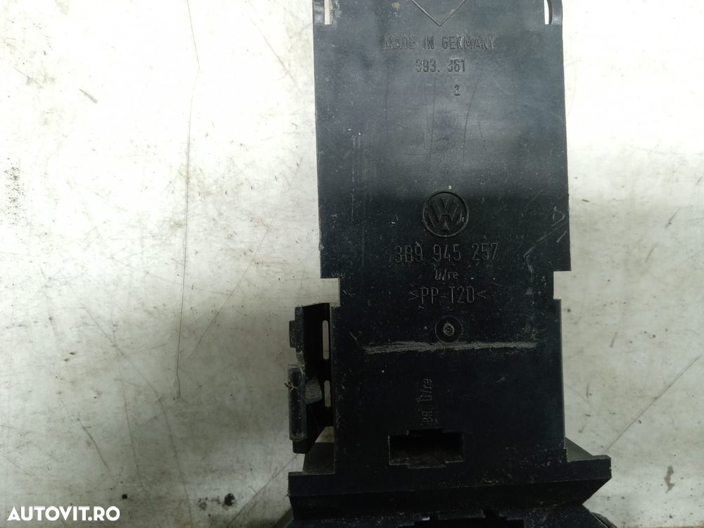 Soclu stop stanga 3b9945257 Volkswagen VW Passat B5 [1996 - 2000] - 3