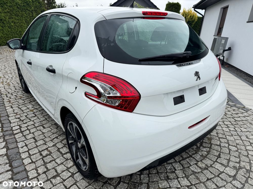 Peugeot 208 - 14