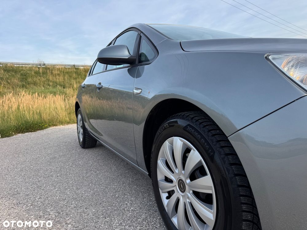 Opel Astra 1.4 Turbo Design Edition - 10