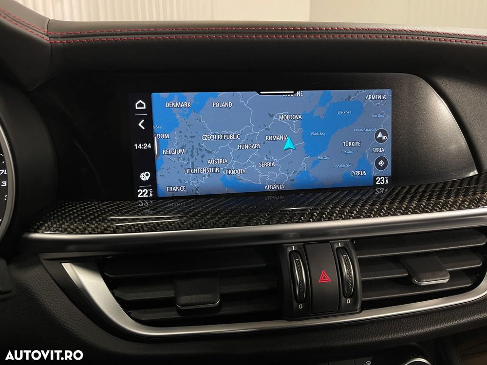Alfa Romeo Stelvio V6 2.9 Bi-Turbo AT8-Q4 Quadrifoglio - 16