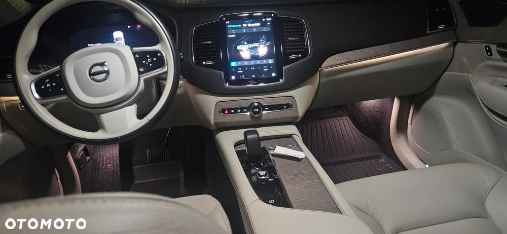 Volvo XC 90 T5 AWD Momentum Pro 7os - 12