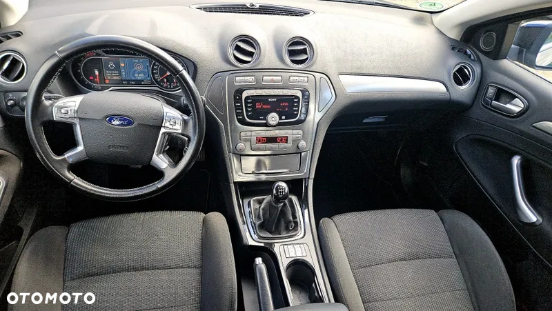 Ford Mondeo 2.0 Ghia - 15