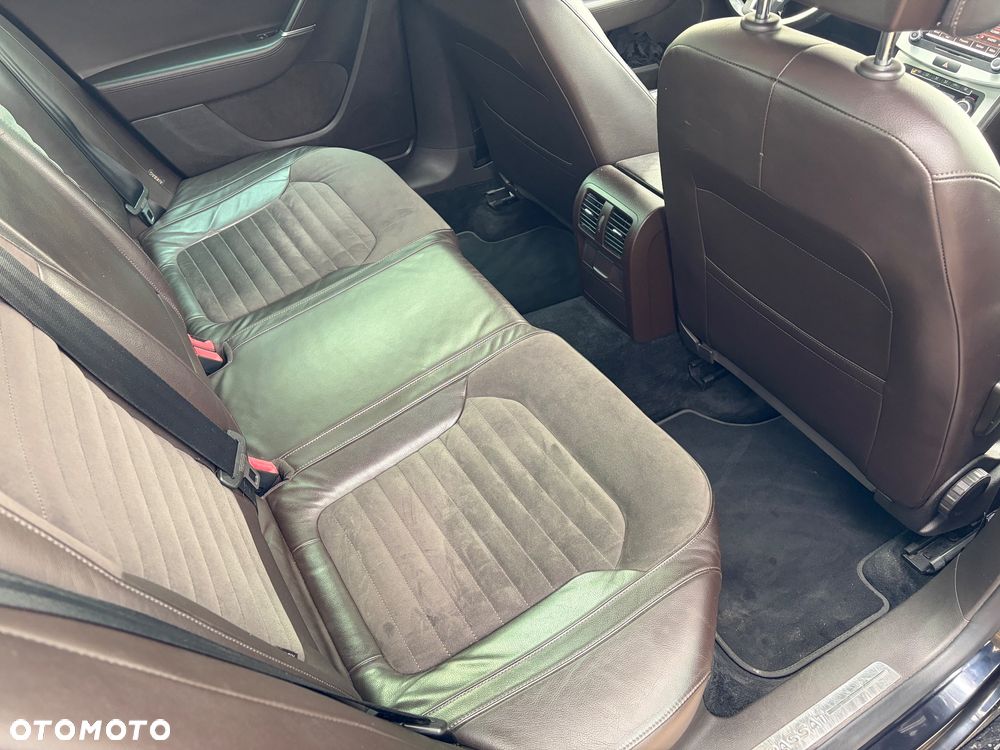 Volkswagen Passat 2.0 TDI 4Mot Highline DSG - 13