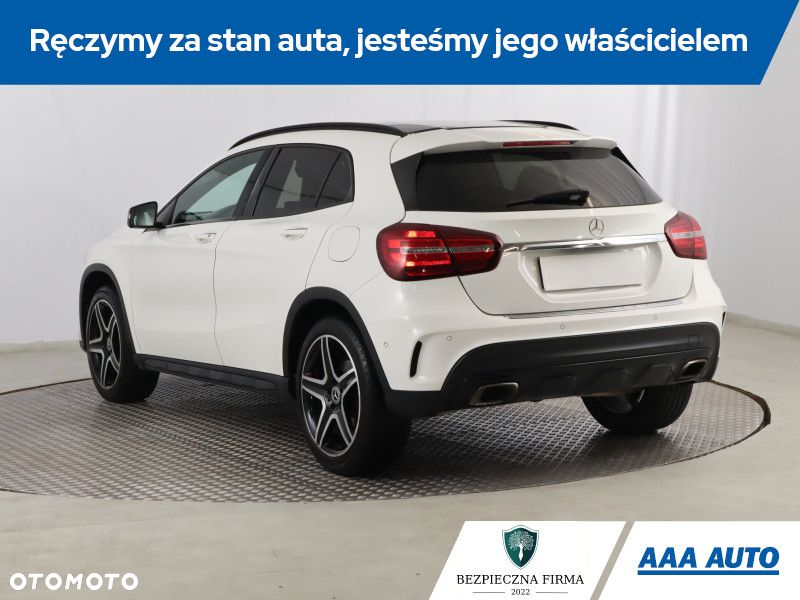 Mercedes-Benz GLA - 5