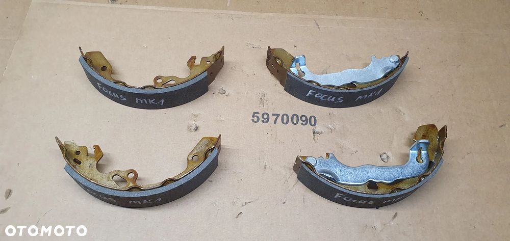 Szczęki hamulcowe tył tylne Ford Focus MK1 - 3