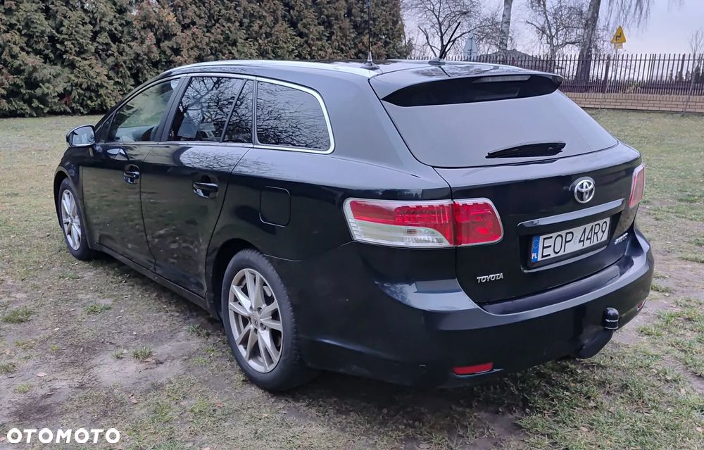 Toyota Avensis 2.0 D-4D Luna - 4