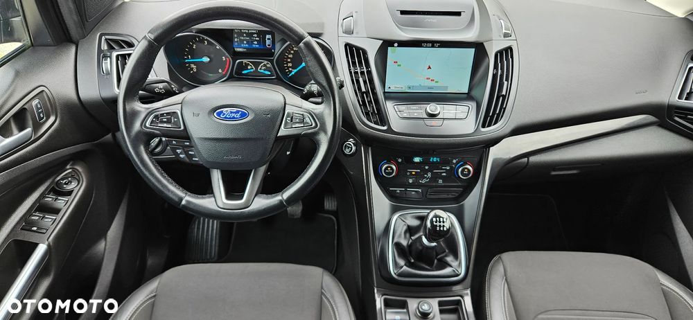 Ford Kuga 2.0 TDCi 2x4 Titanium - 16