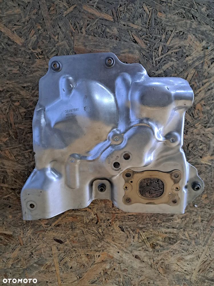 VOLVO XC40 OSŁONA TERMICZNA 32397081 - 2