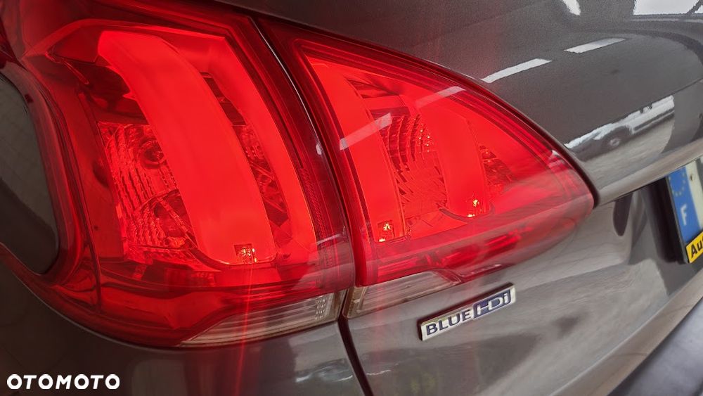 Peugeot 2008 1.6 BlueHDi Allure - 17