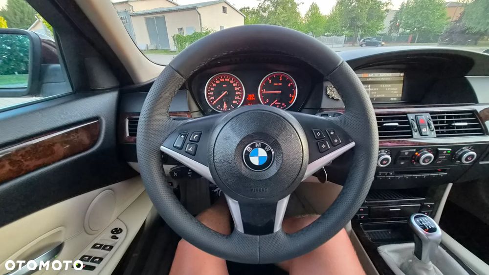 BMW Seria 5 520d Special Edition - 16