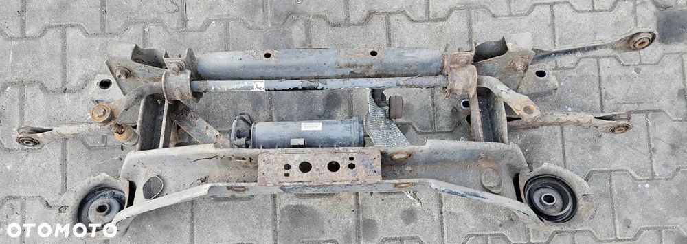 Ford Focus MK2 II belka wózek zawieszenia tył - 1