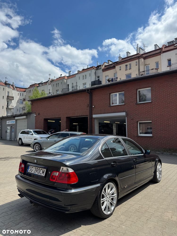 BMW Seria 3 320i - 4