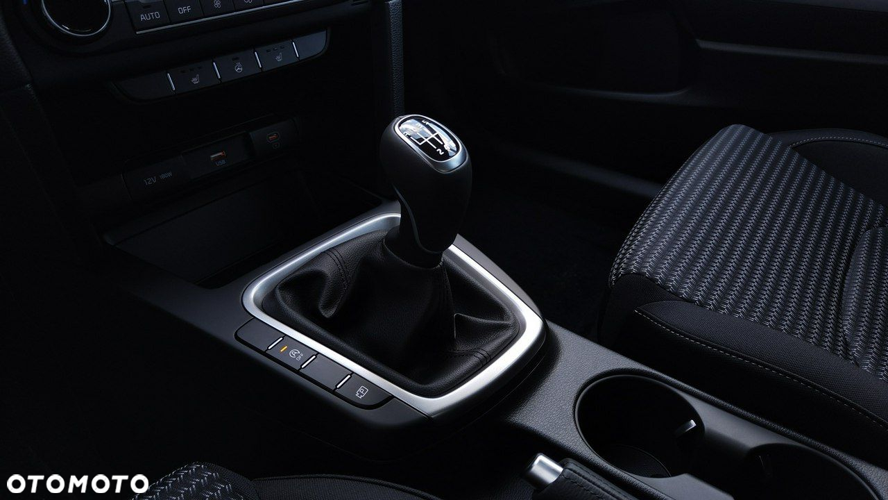 Kia Ceed - 12