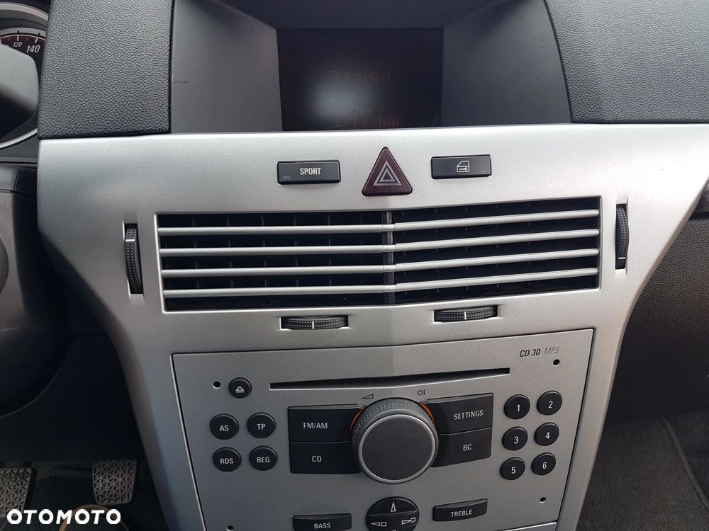 Opel Astra III GTC 1.8 Sport - 21