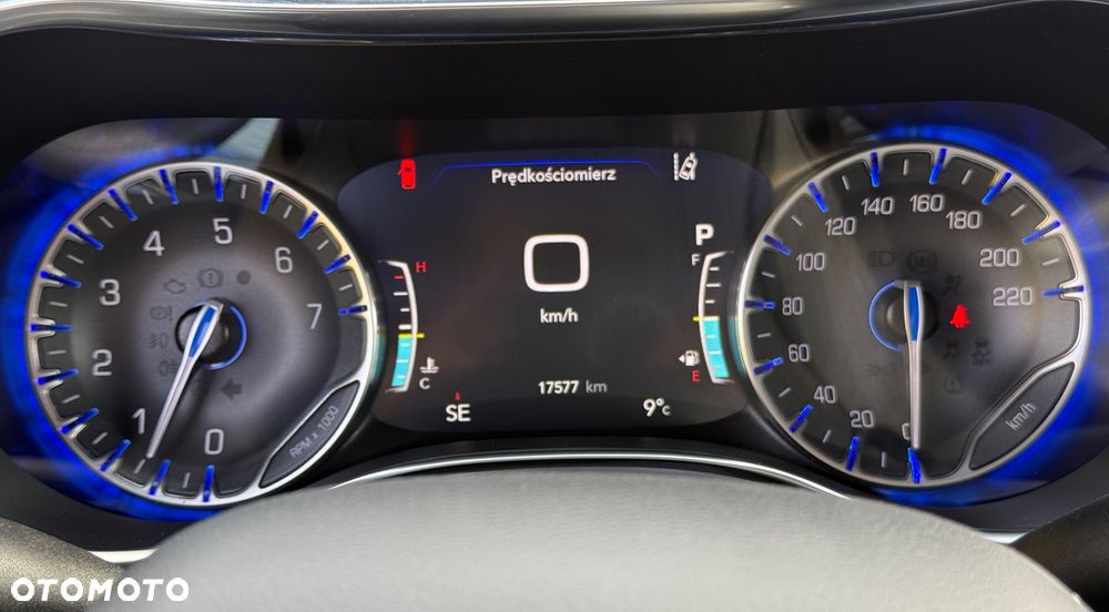 Chrysler Pacifica - 18