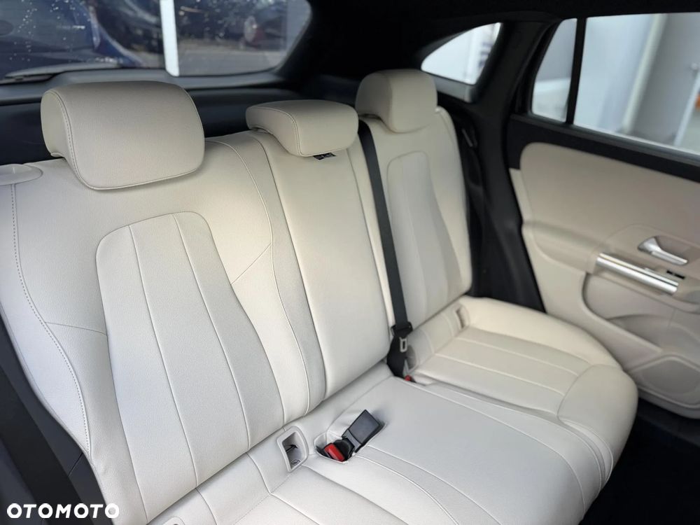 Mercedes-Benz GLA 200 AMG Line - 13