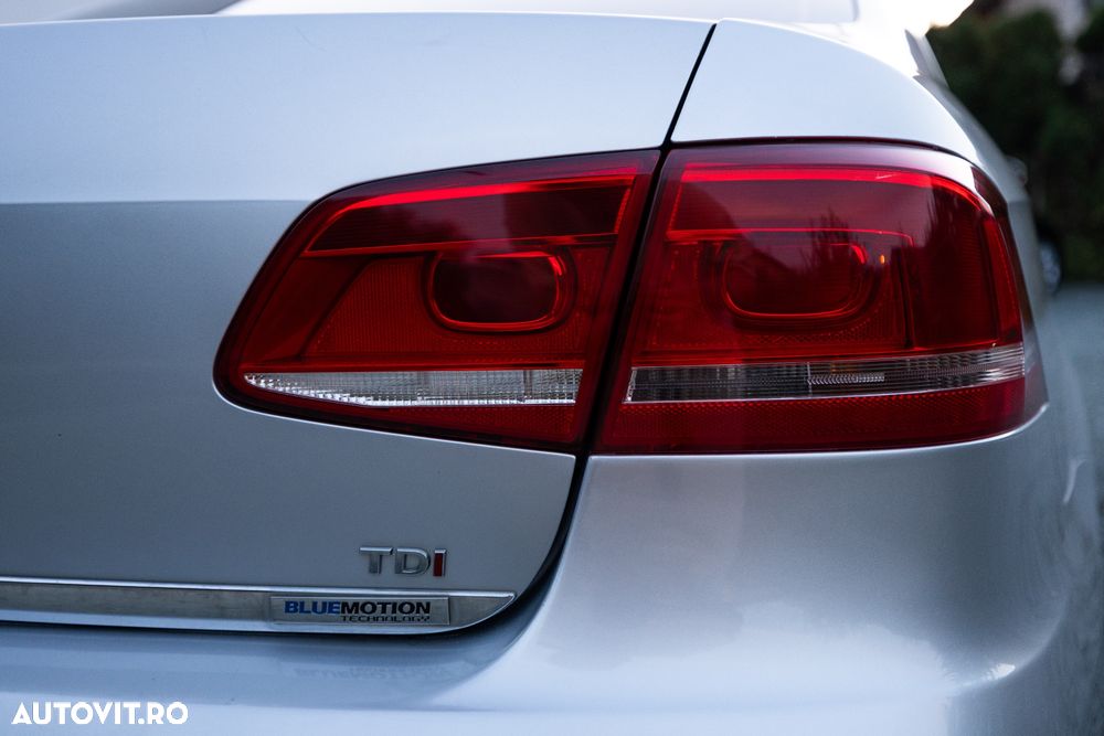 Volkswagen Passat 1.6 TDI DPF BlueMotion Technology Comfortline - 12