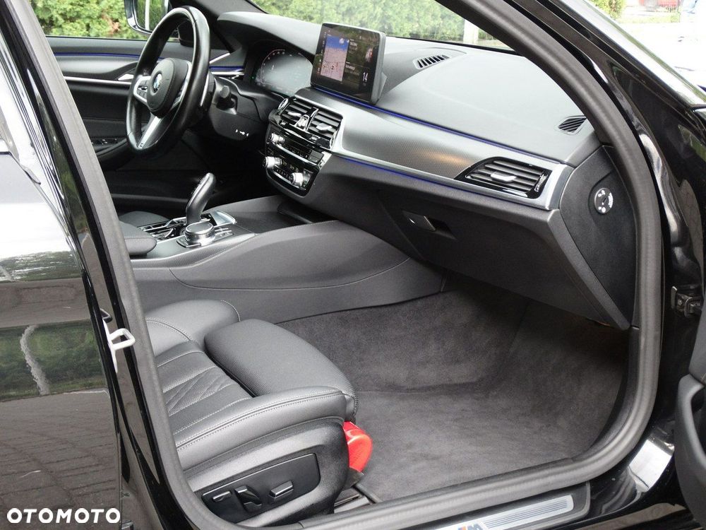 BMW Seria 5 520d xDrive MHEV M Sport sport - 11