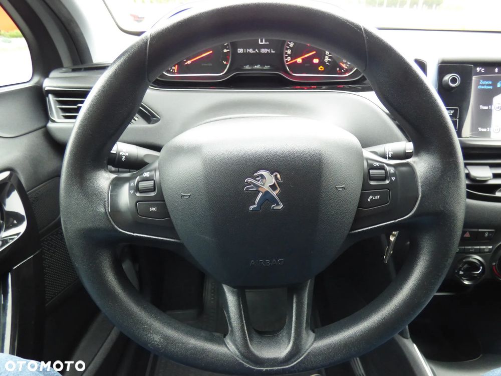 Peugeot 208 - 18
