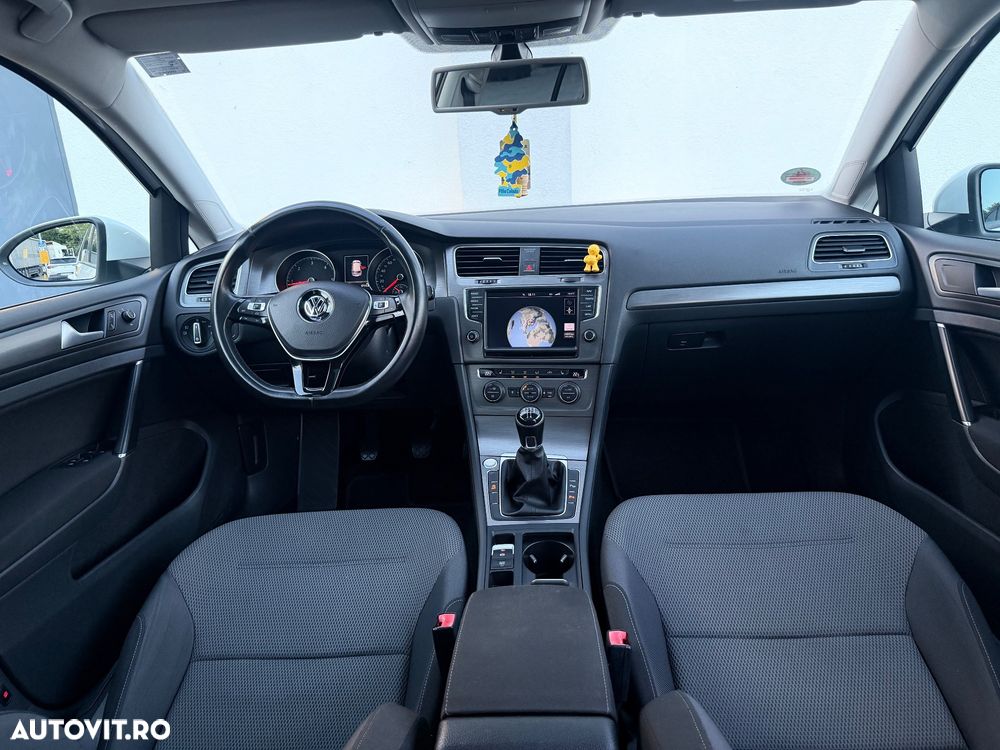 Volkswagen Golf - 5