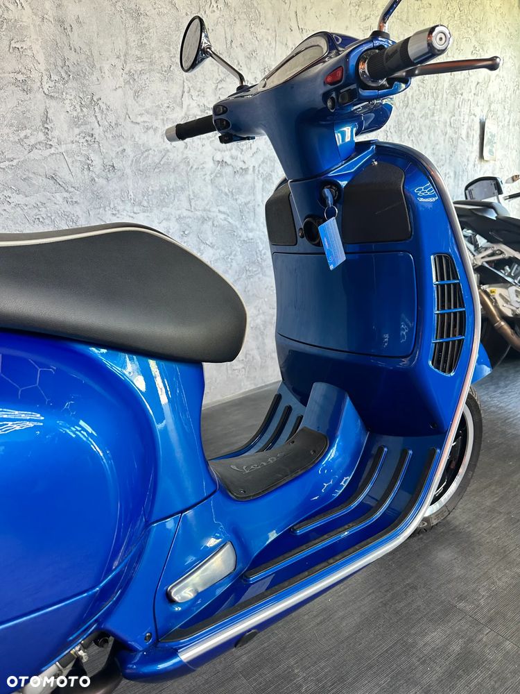 Vespa GTS - 24