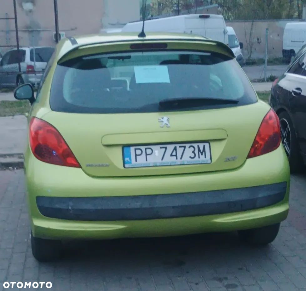 Peugeot 207 1.4 16V Trendy - 3