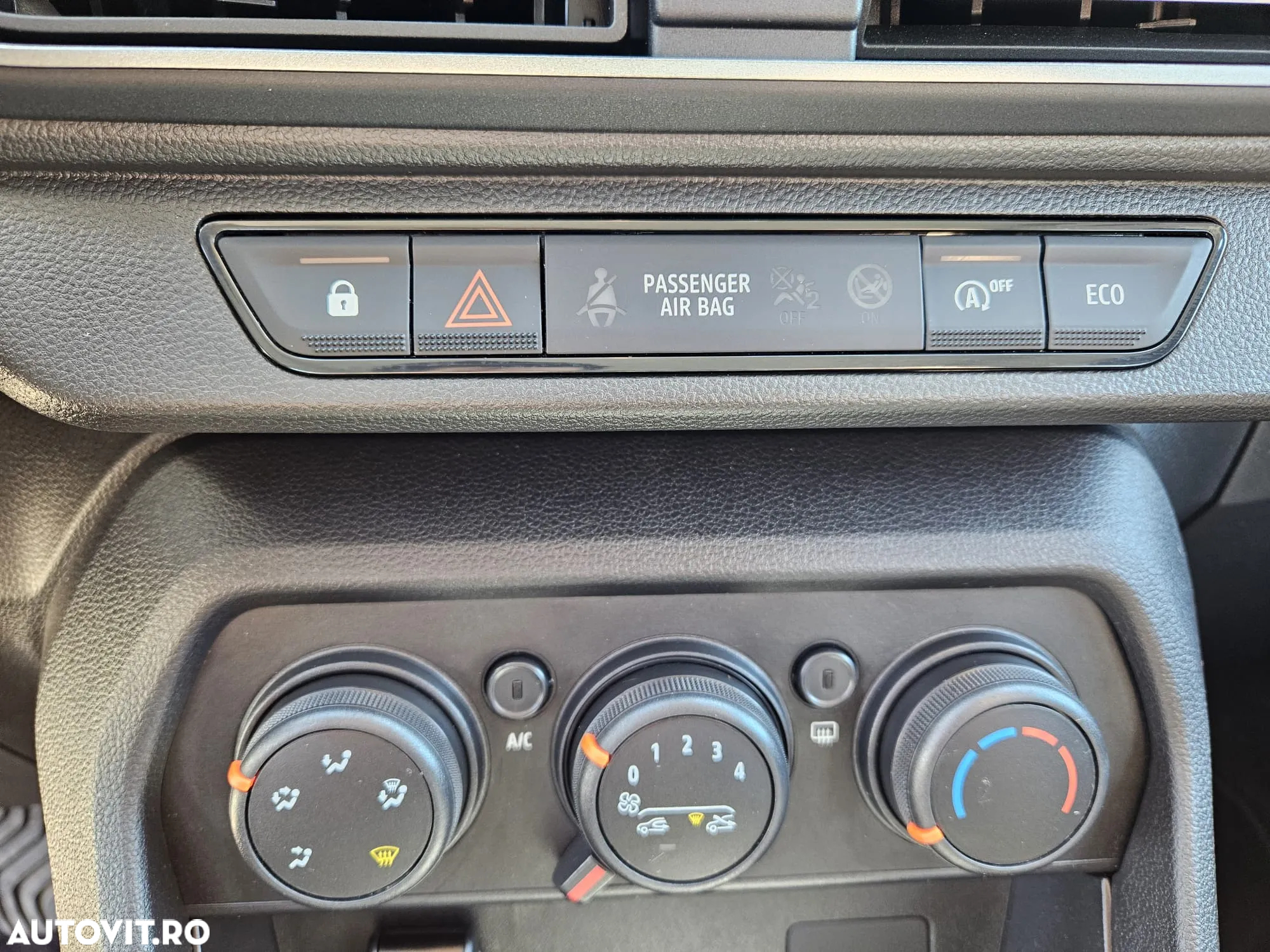Dacia Sandero ECO-G 100 MT5 Expression - 17