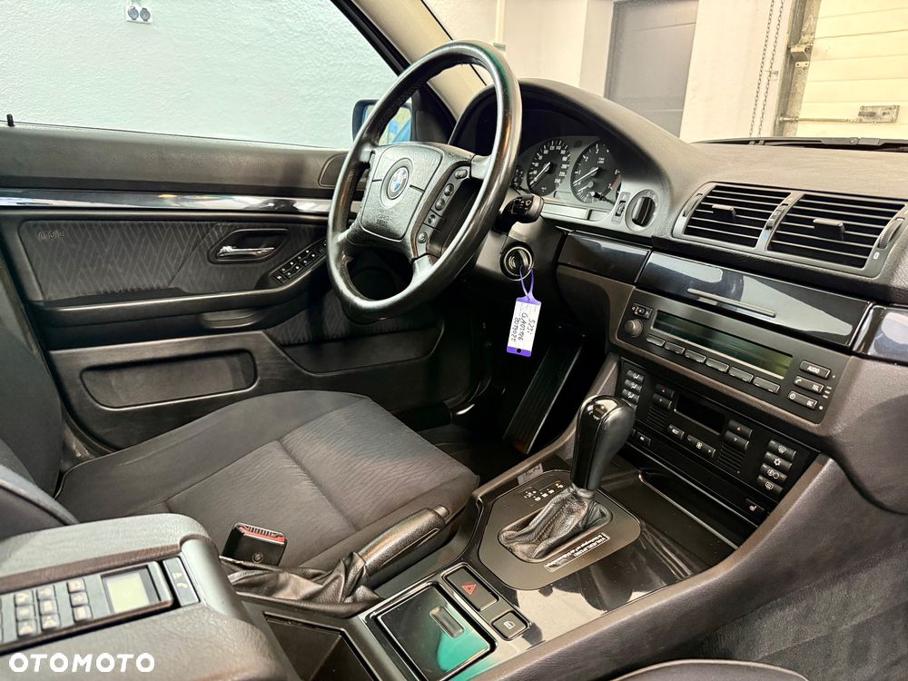 BMW Seria 5 - 37