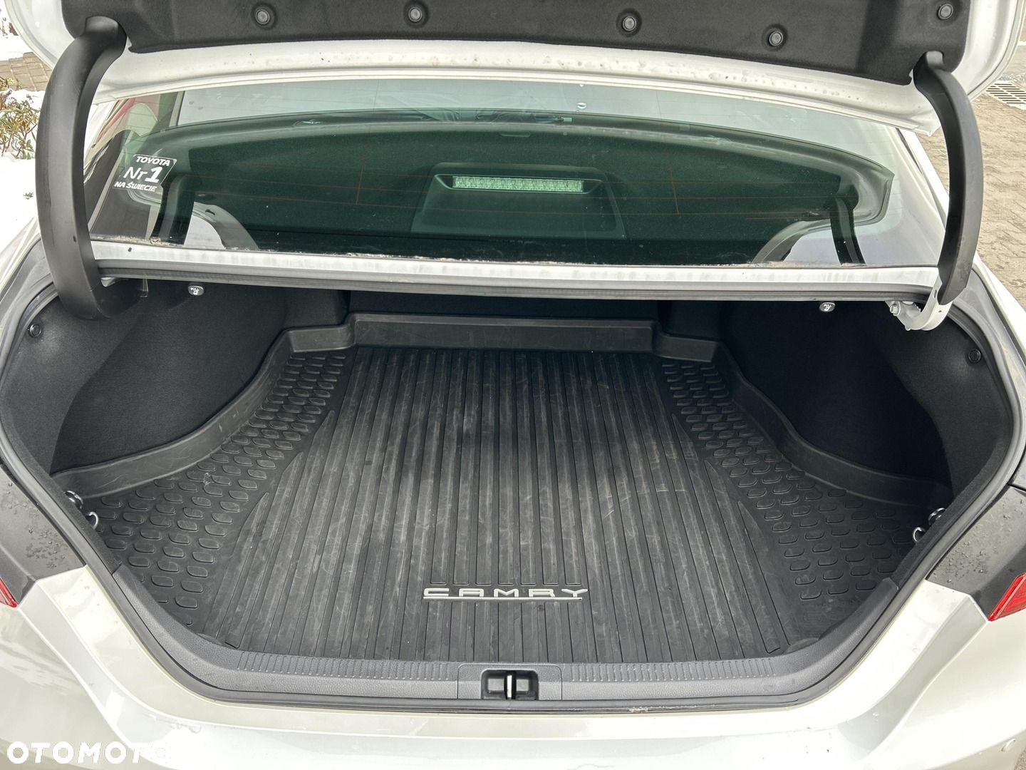 Toyota Camry - 22