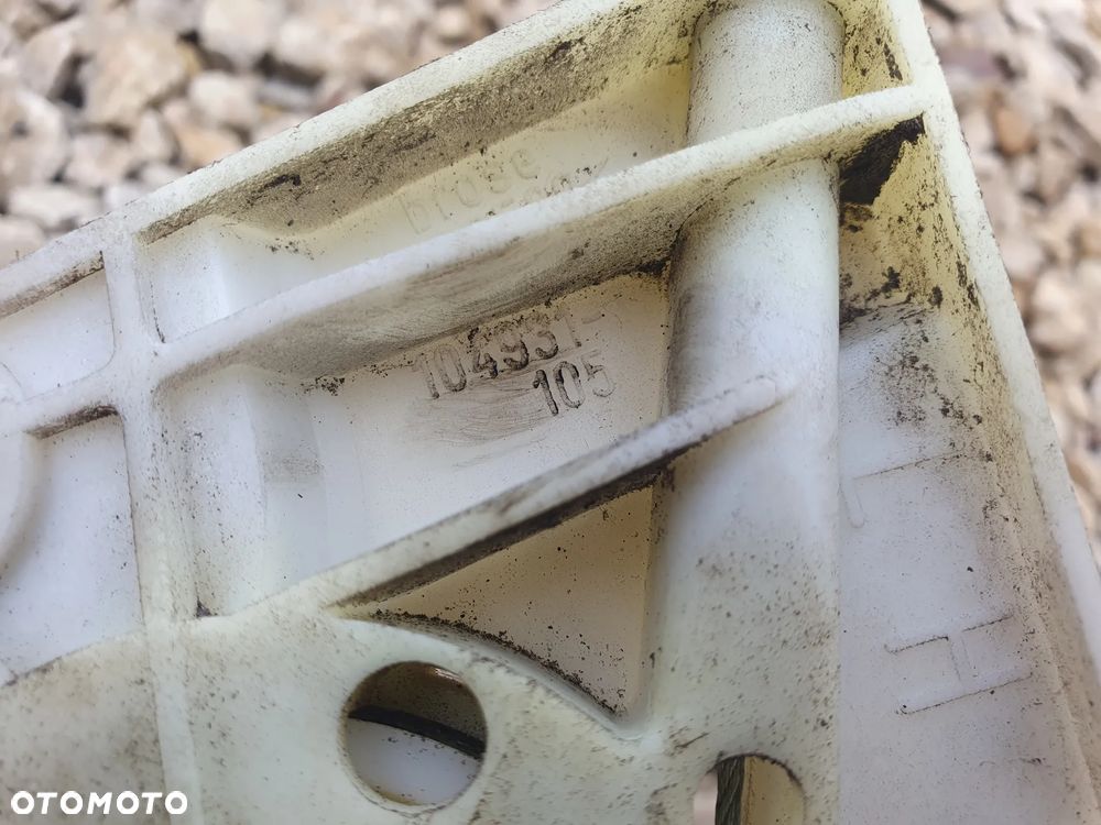 PODNOŚNIK SZYBY RAMKA LEWY TYŁ AUDI A4 B6 POSIADAM 2 SZT - 8