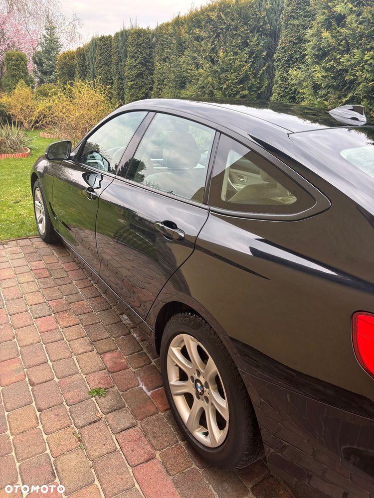 BMW 3GT 320i - 2