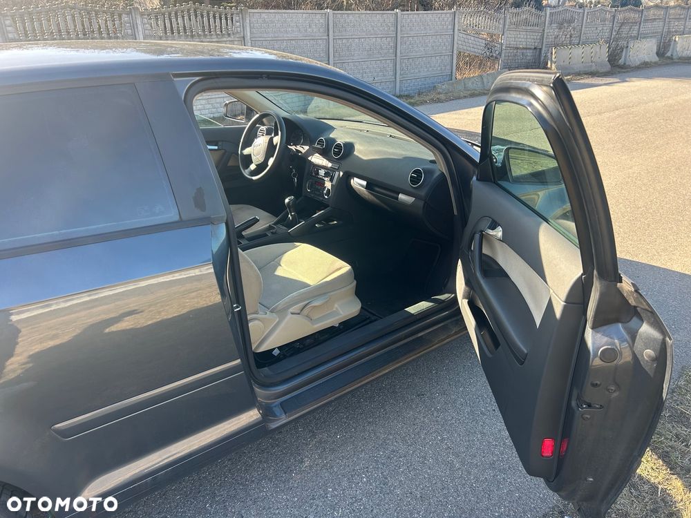 Audi A3 3-drzwiowe 1.6 Ambiente - 15