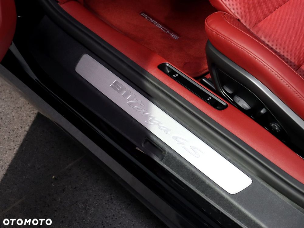 Porsche 911 Targa 4S - 34